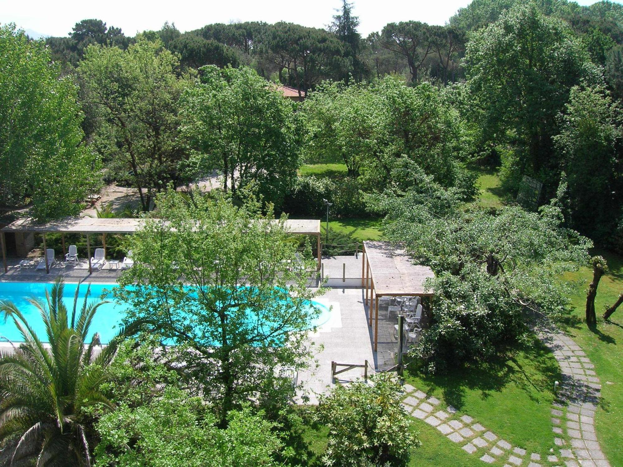 Hotel La Bussola Marina di Massa Kültér fotó