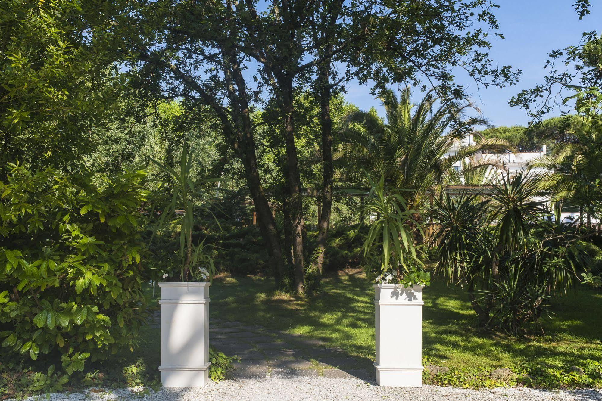 Hotel La Bussola Marina di Massa Kültér fotó